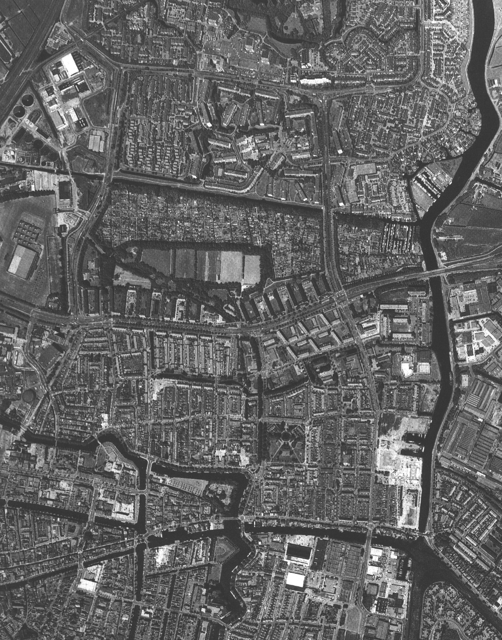 luchtfoto van Leiden